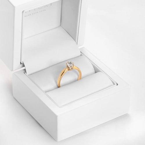 Pierścionek zaręczynowy SAVICKI: złoty, biały szafir